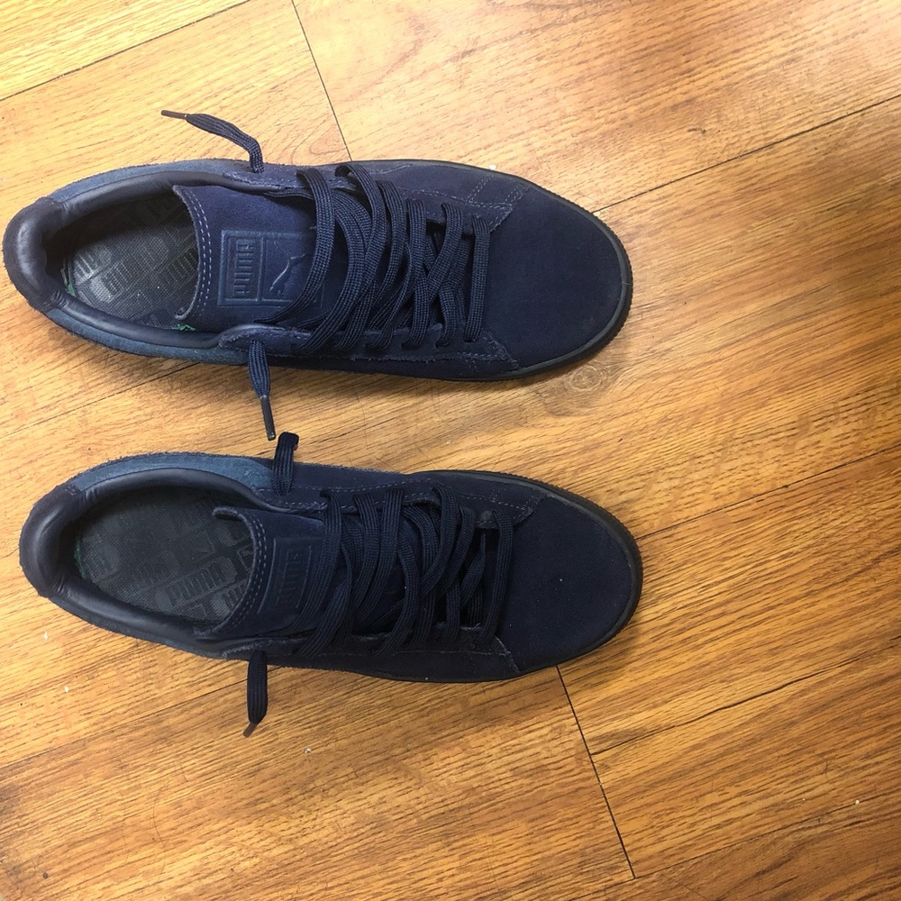 Navy Blue Suede Pumas